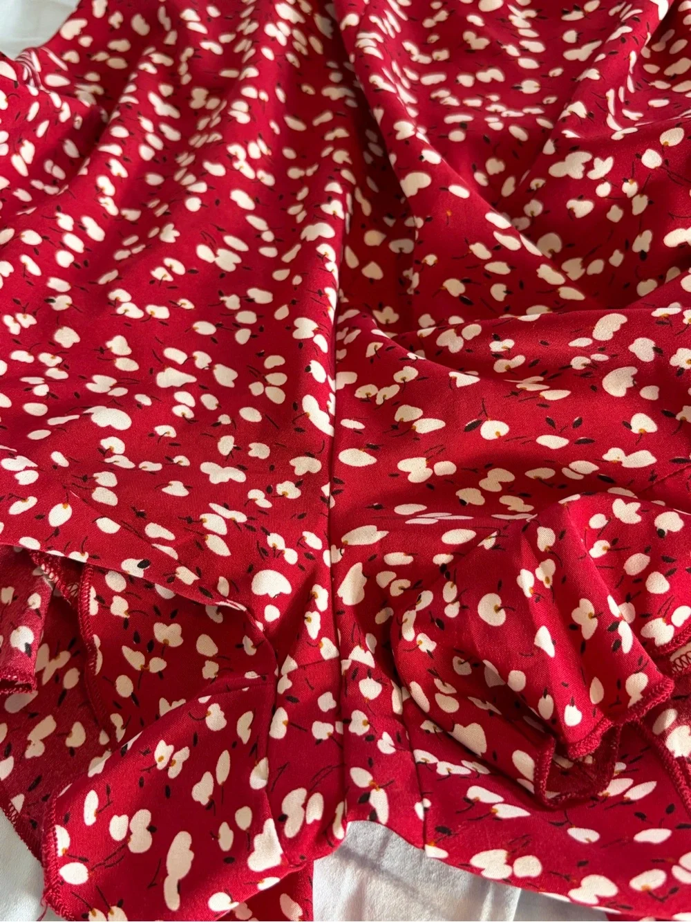 SHEIN Red Halter V-Neck Printed Romper ties around the neck - Picture 7 of 8